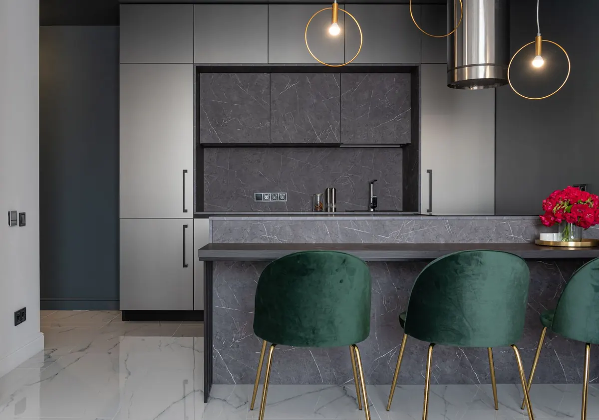 Stone Splashbacks vs Tiled Splashbacks: Which Is Right for a UK Kitchen?